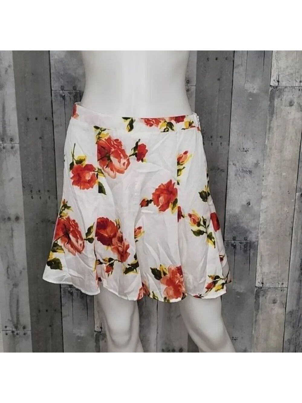 Nwot Show Me Your MuMu Skater Stretch Skirt